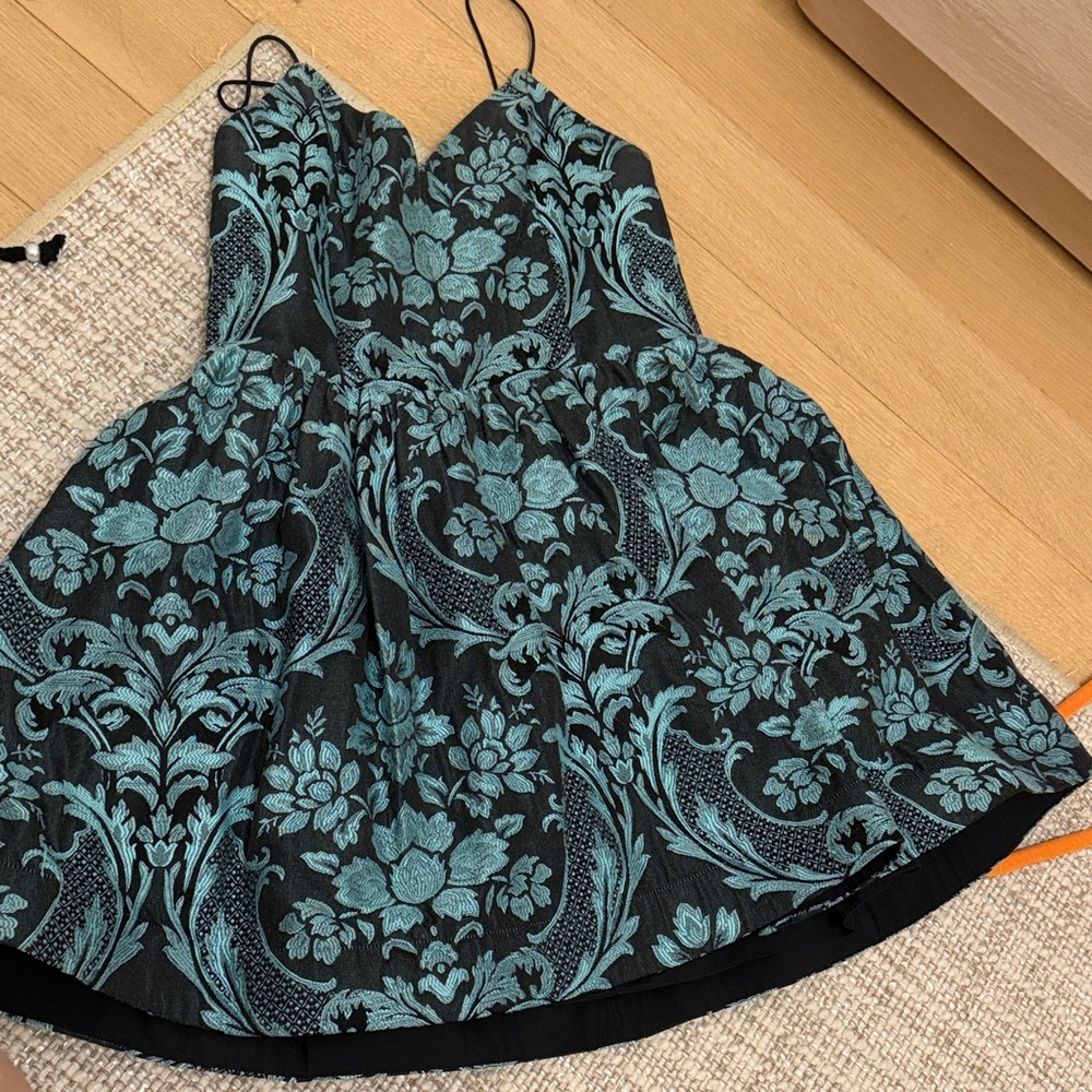 Alice + Olivia Black and Teal Patterned Dress